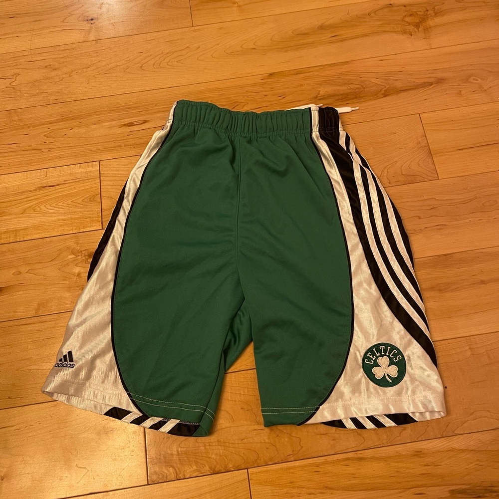 Adidas Celtics shorts size – men’s large
